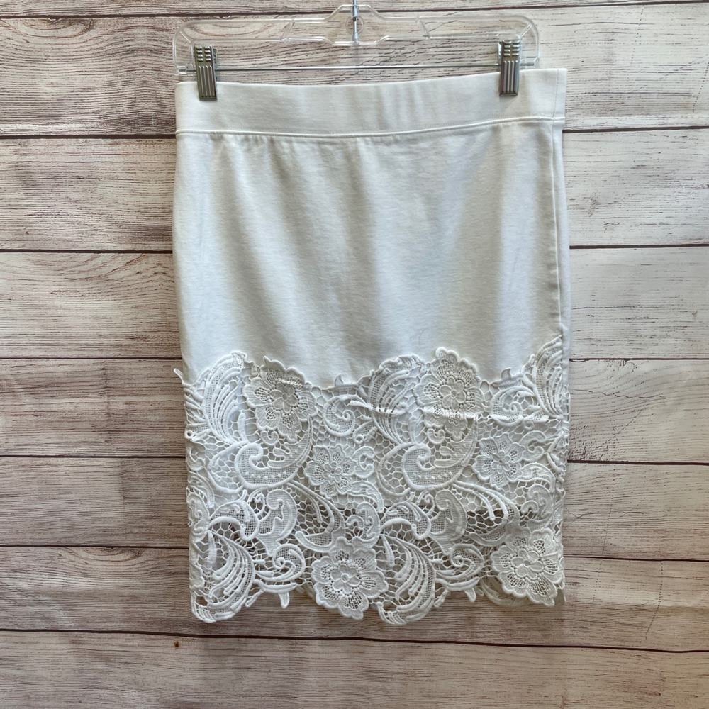 HAUTE MONDE‎ CROCHETED LACE PENCIL SKIRT IN WINTER WHITE